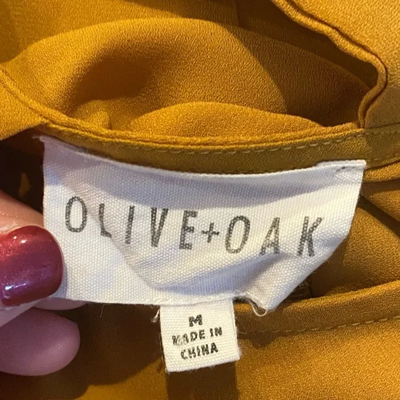 Olive + Oak Medium Blouse - Picture 6 of 8